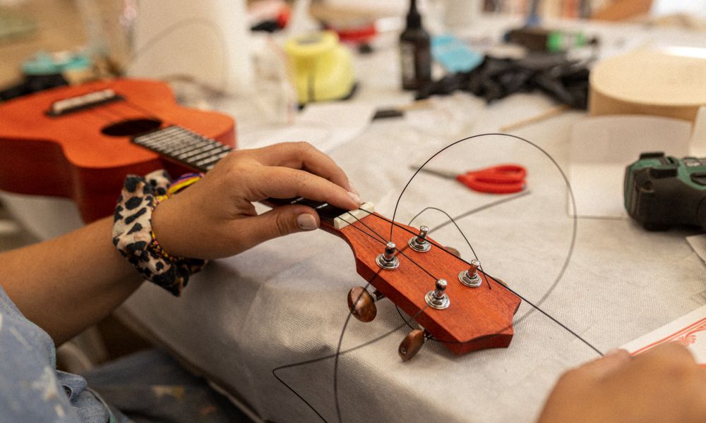 Tygodniowy kurs tworzenia ukulele dla nastolatków
