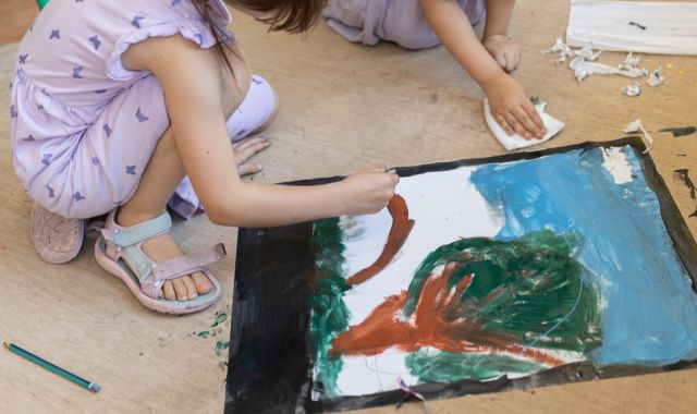 Jak zachęcić dziecko do malowania lub rysowania?